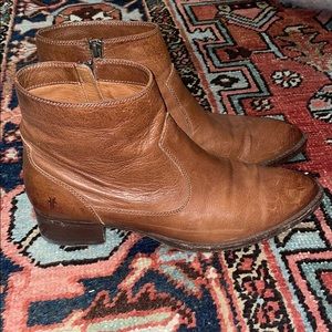 Frye Billy Nutmeg Ankle Boots